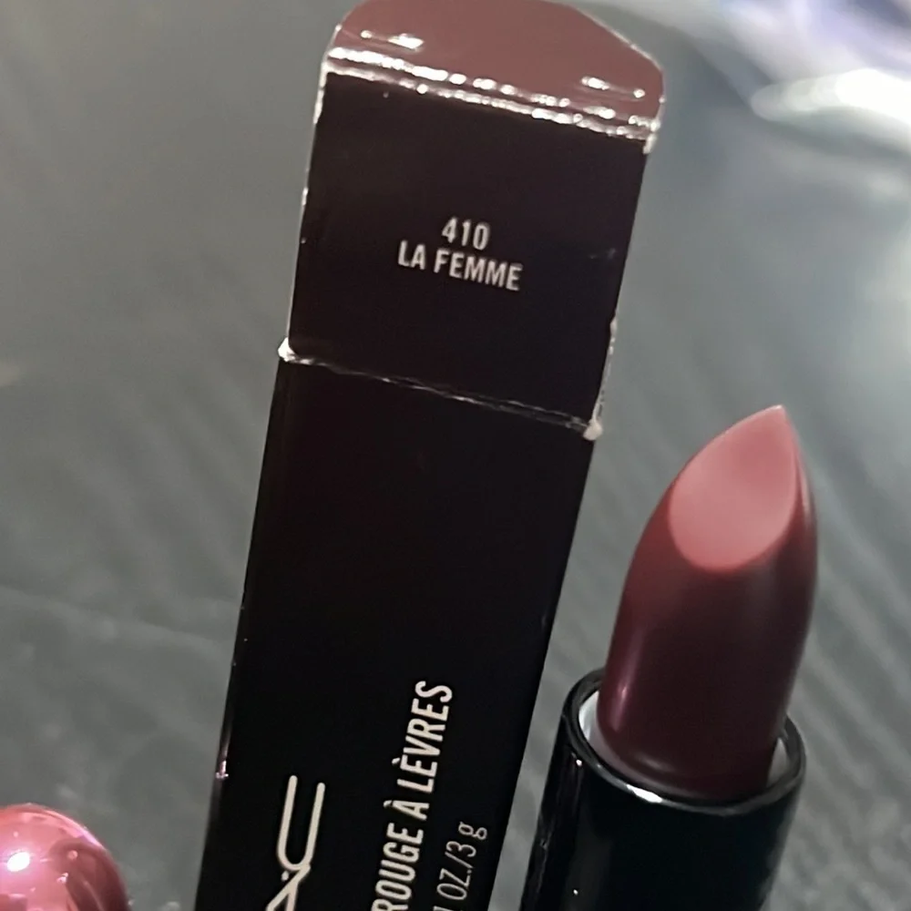 🌙💙Mac La Femme Love Me Lipstick 💕
